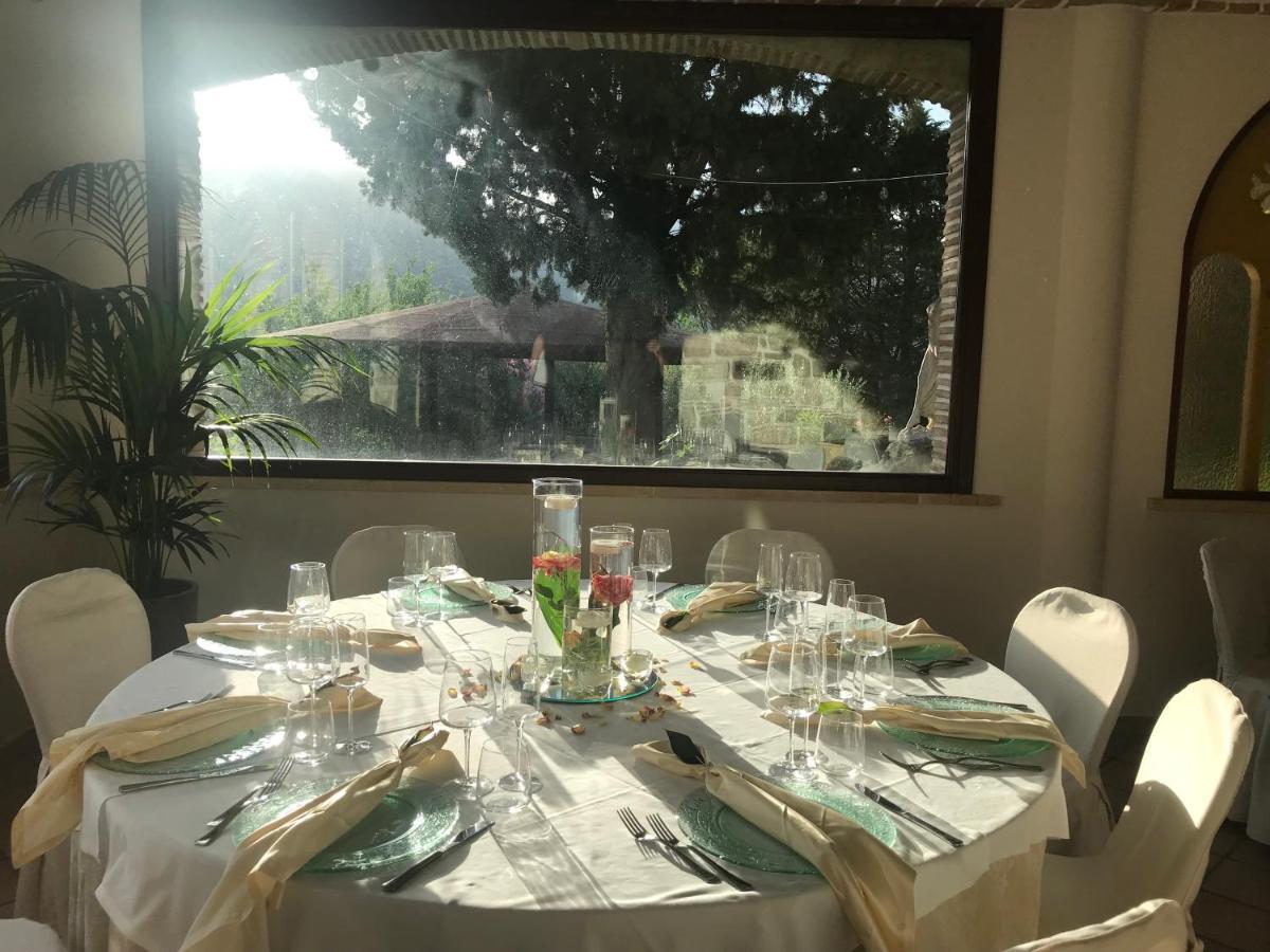Roccavivara Hotel Lo Smeraldo מראה חיצוני תמונה