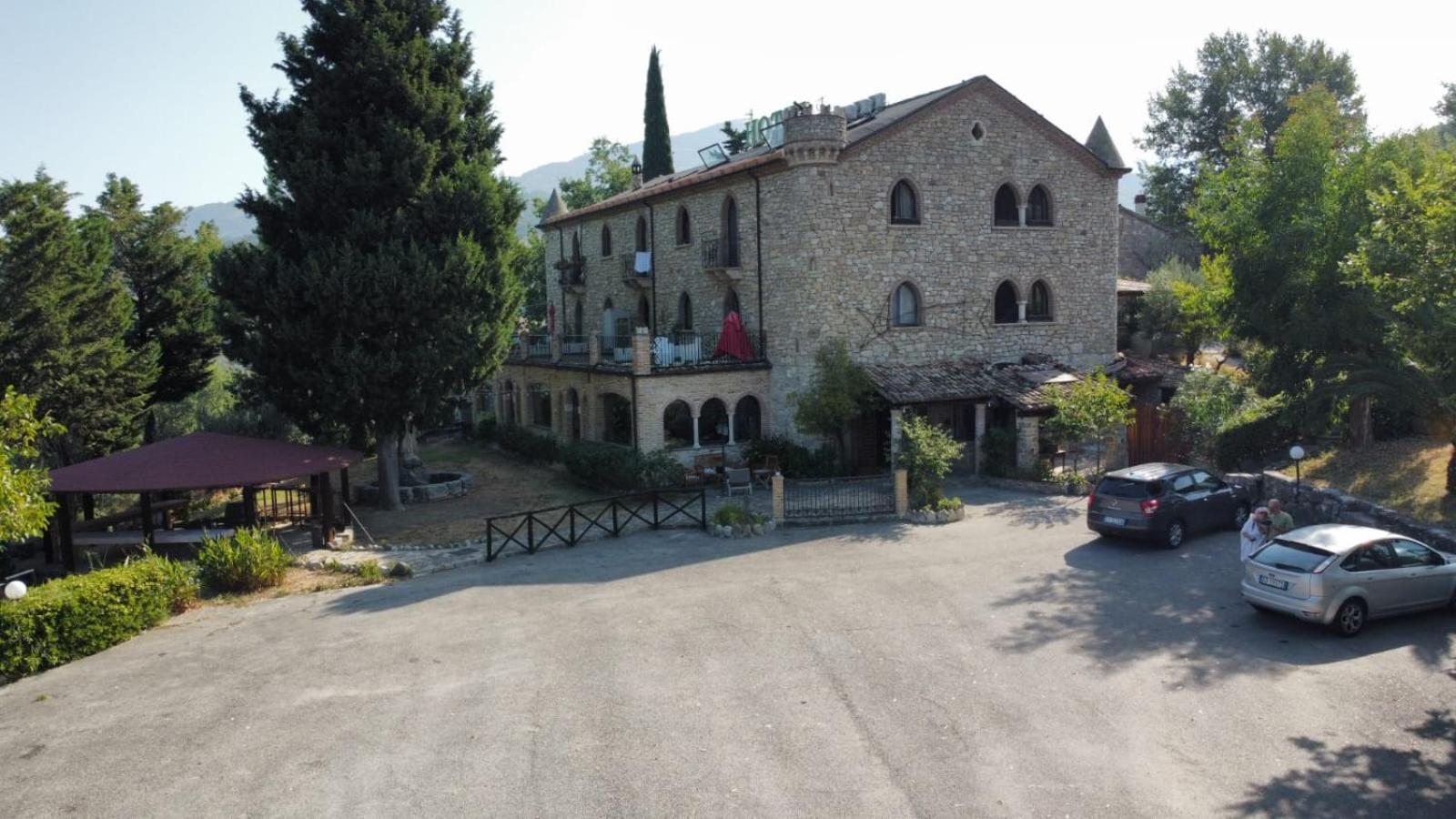 Roccavivara Hotel Lo Smeraldo מראה חיצוני תמונה